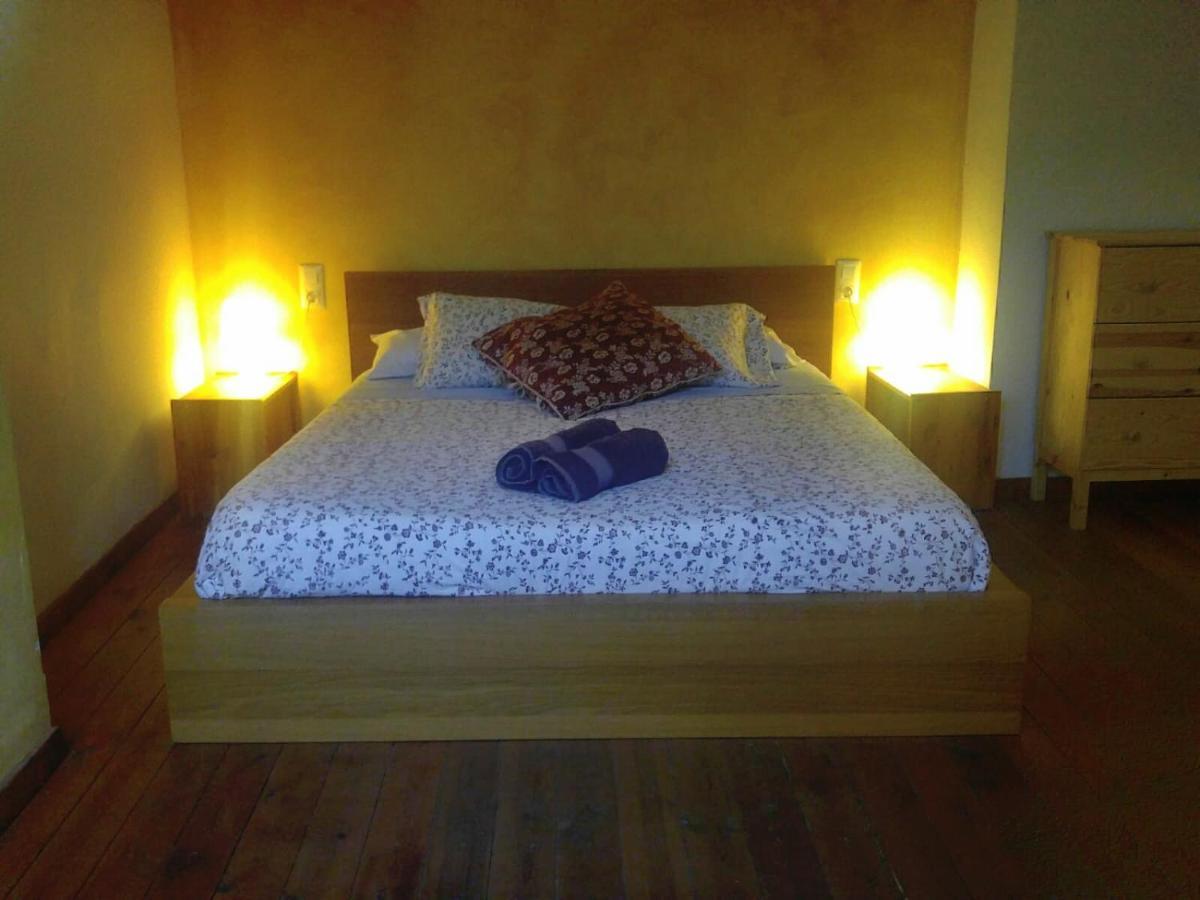 Apartamentos Saltarel-Lo Besalú Buitenkant foto