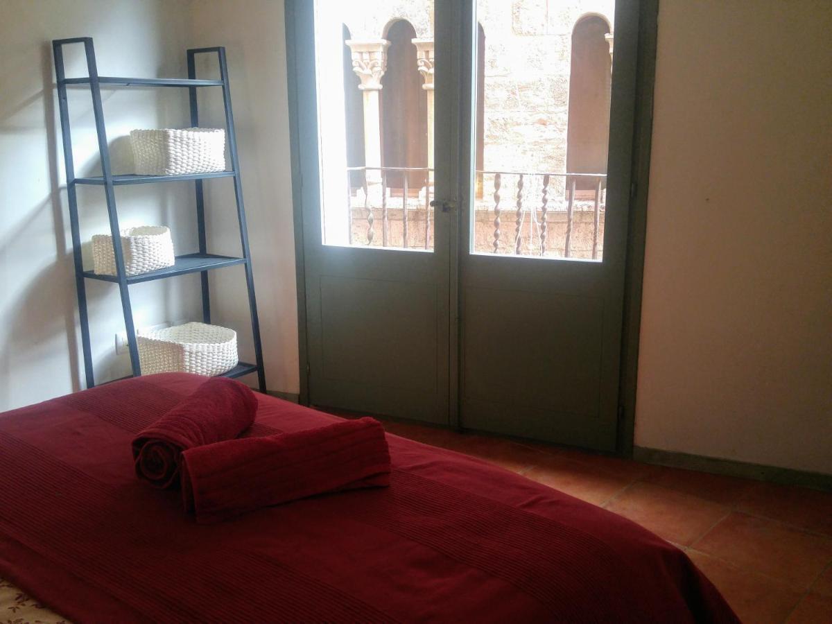 Apartamentos Saltarel-Lo Besalú Buitenkant foto